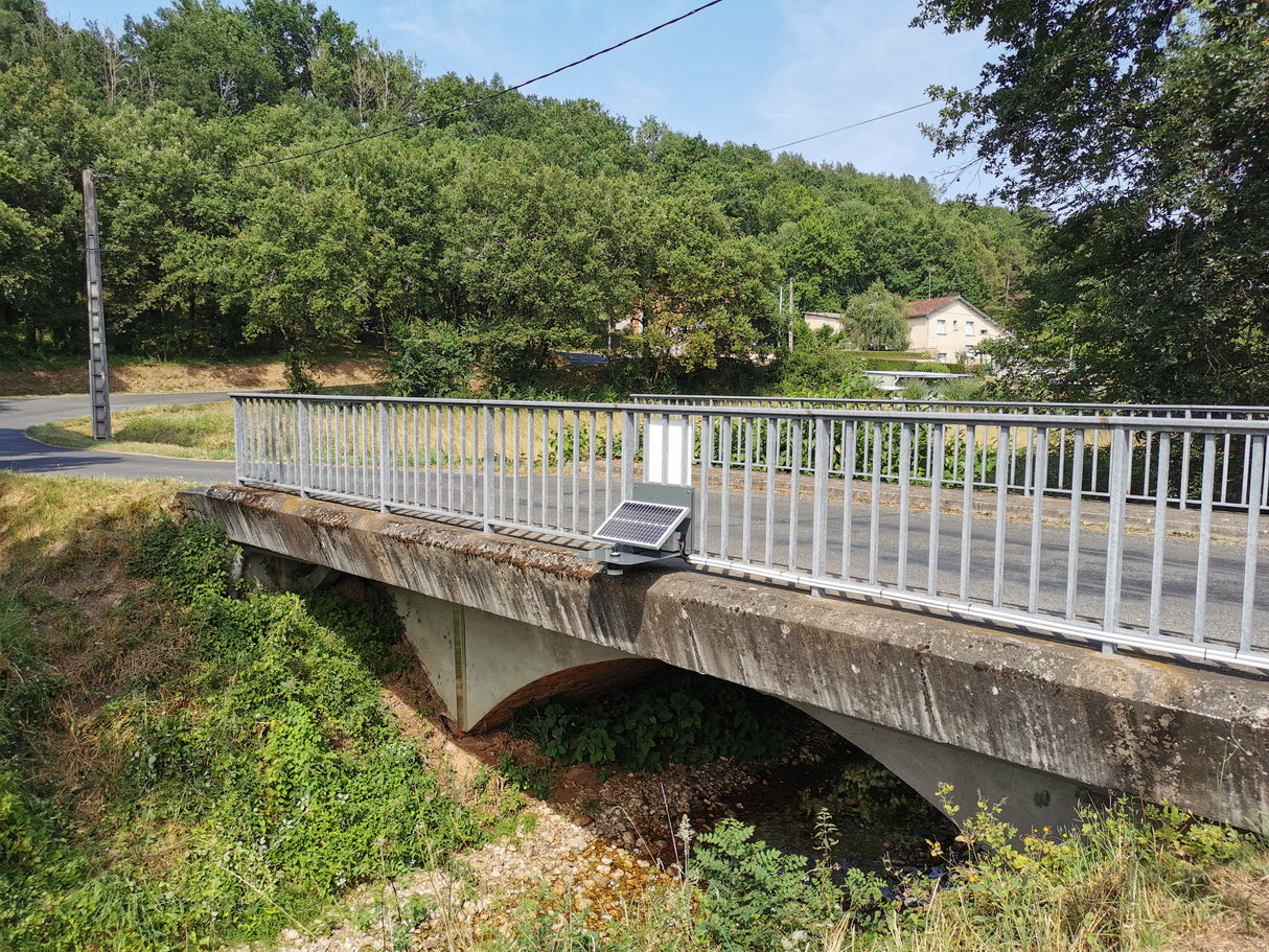 Station hydrométrique compacte oGoXe – Mesure de la hauteur d’eau en temps réel (LoRaWAN ou 4G)