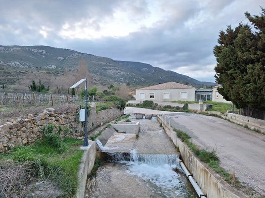 Station hydrométrique autonome pour le suivi du niveau d'eau d'un cours d'eau
